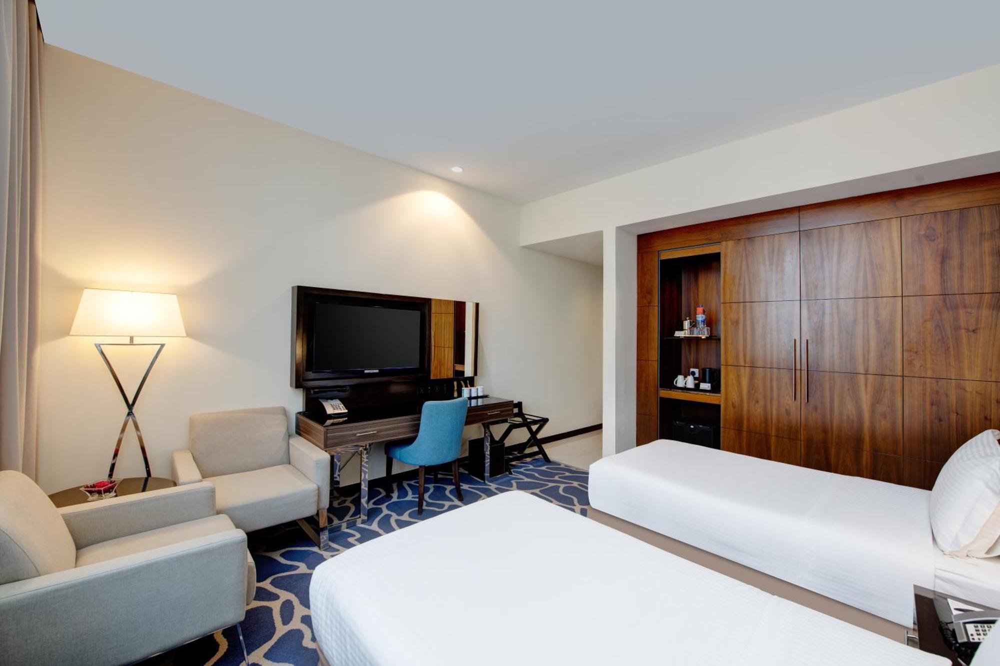 Deluxe Twin Room Partial Sea View