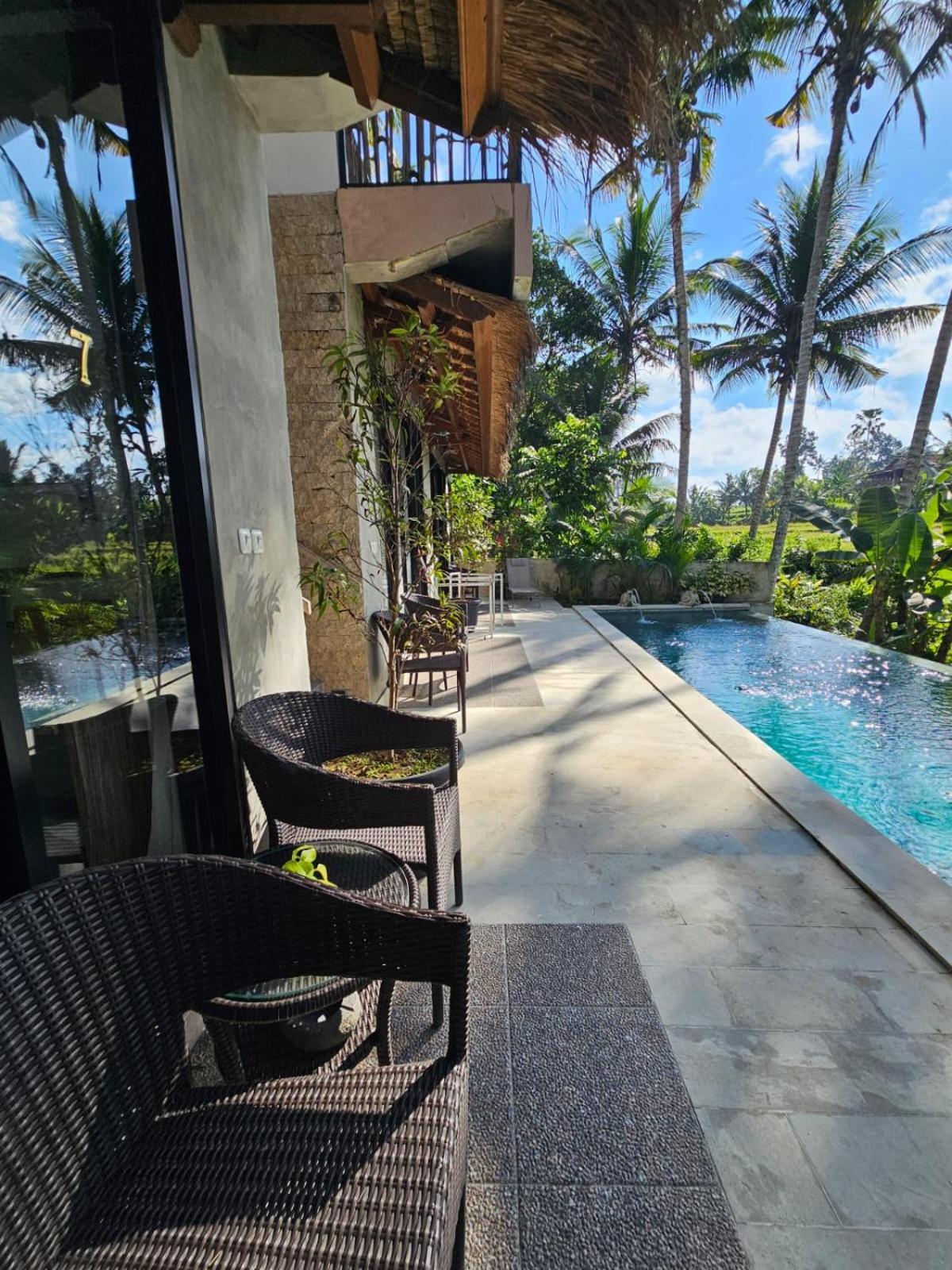 Queen Room Pool View