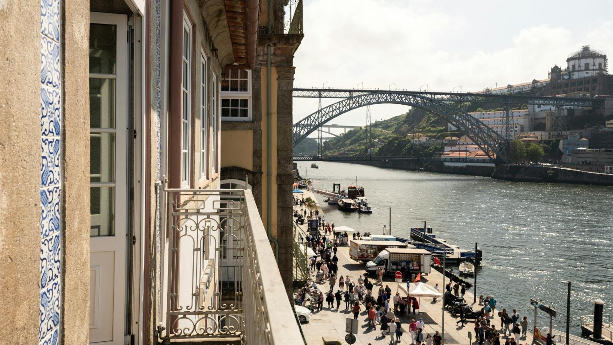 Triple Room Vintage River View Balcony