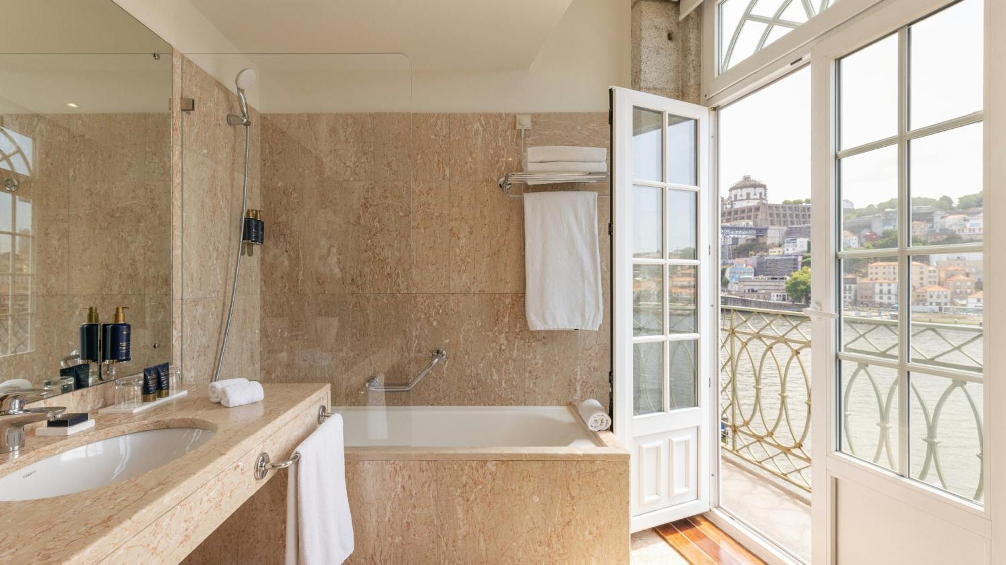 Double or Twin Vintage Grand balcony