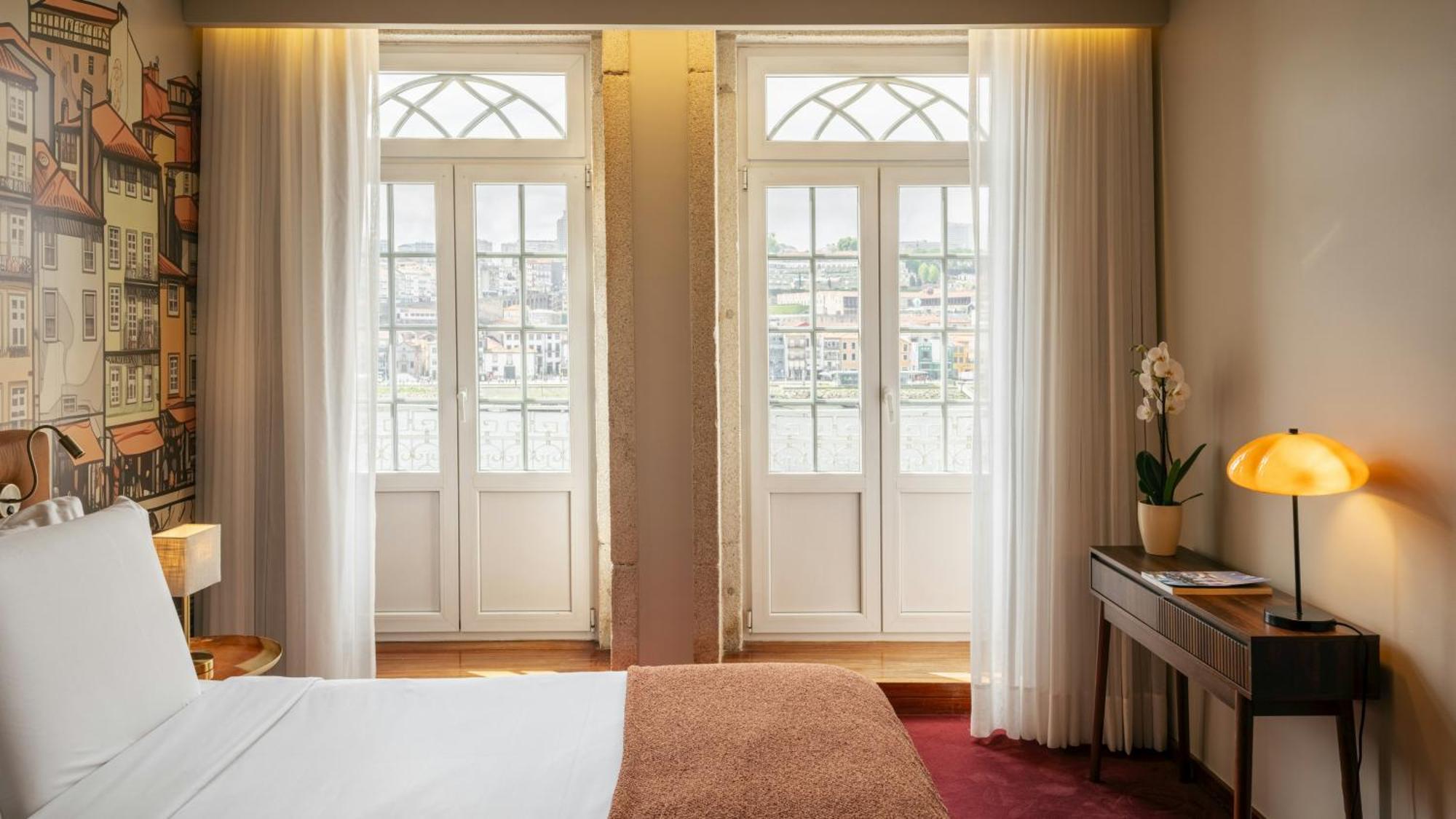Triple Room Vintage River View Balcony