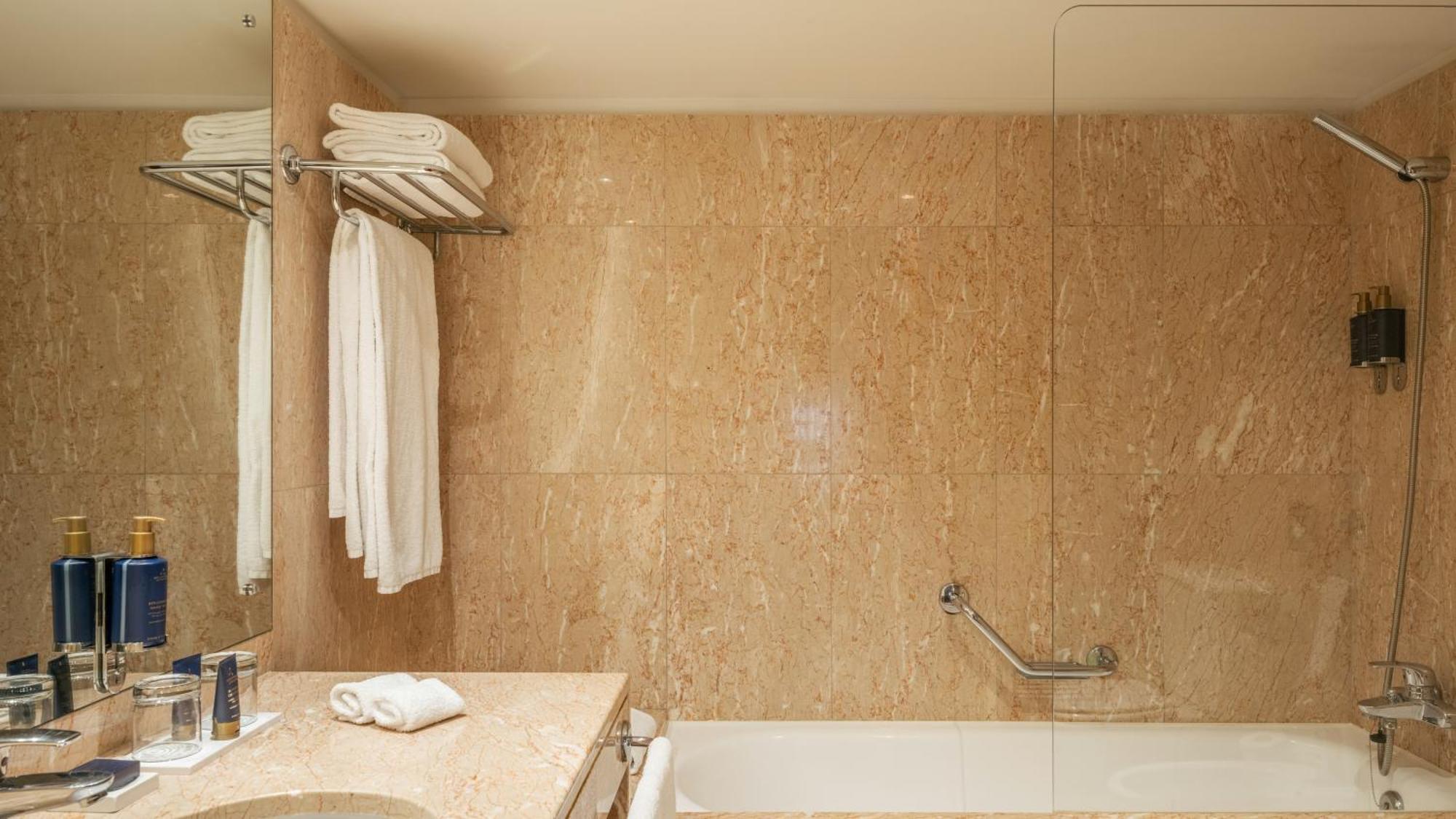 Triple Suite Grand View