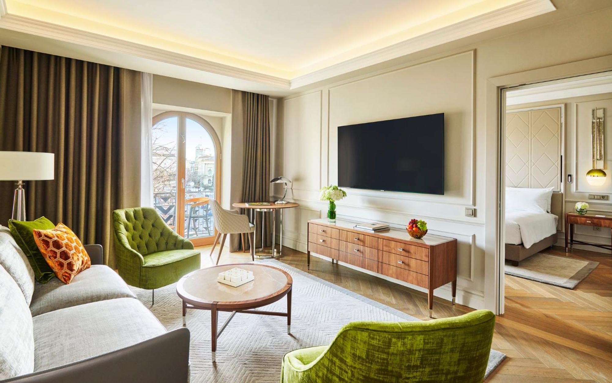 One-Bedroom King Suite City View