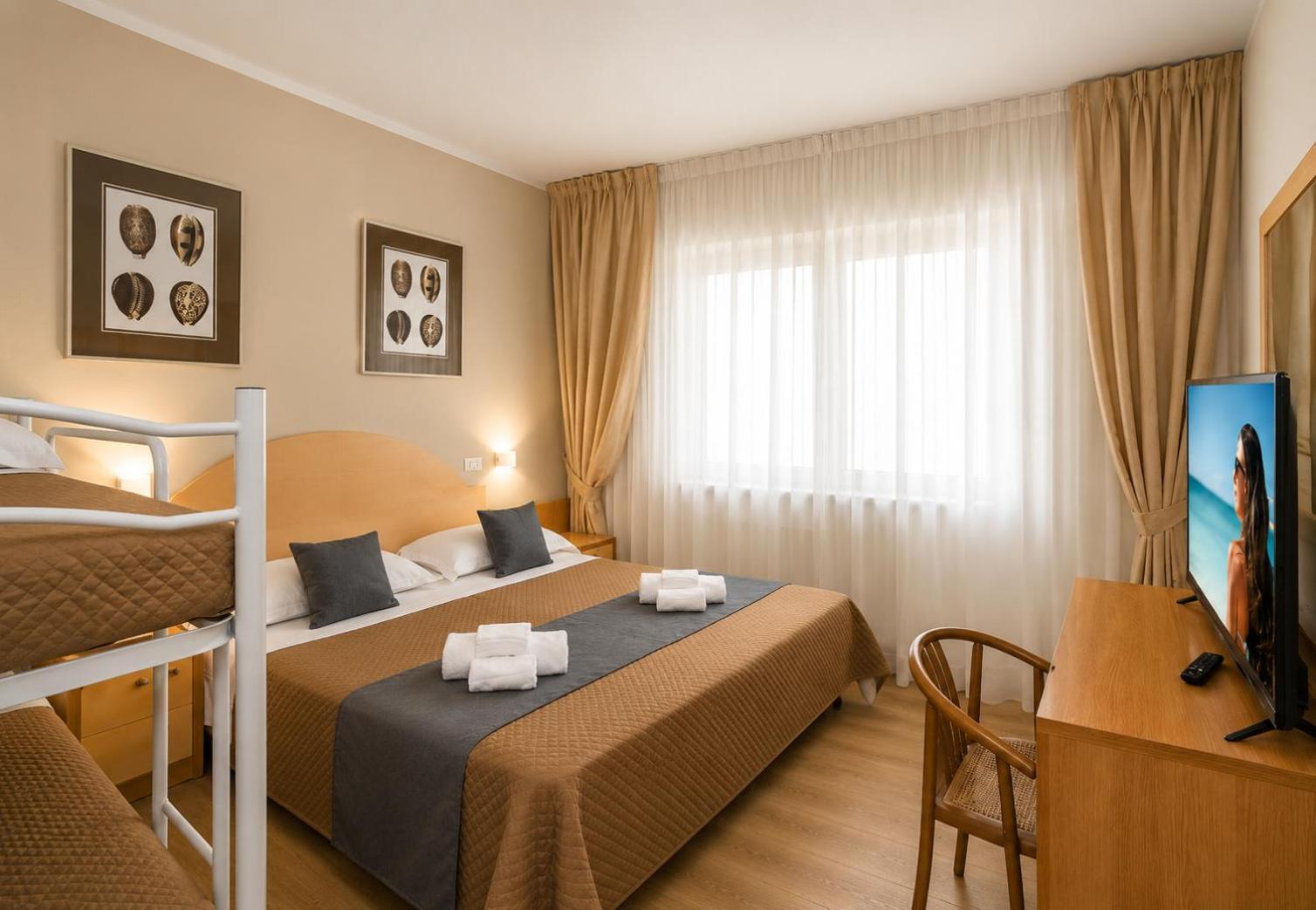 Standard Quadruple Room