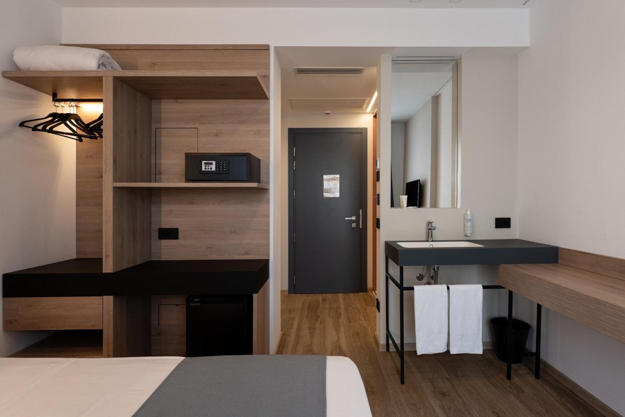 Superior Double Room Side Sea View Balcony