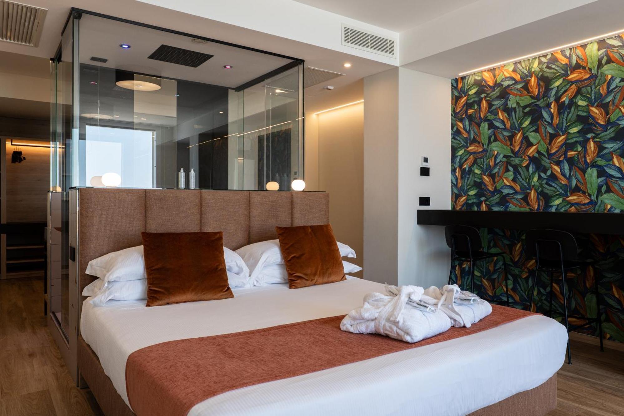 Panoramic Suite Terrace Hot Tub Sea Front