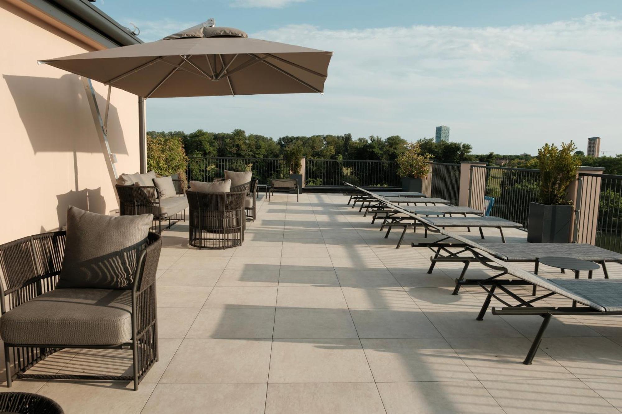 One-Bedroom Apartment Terrace
