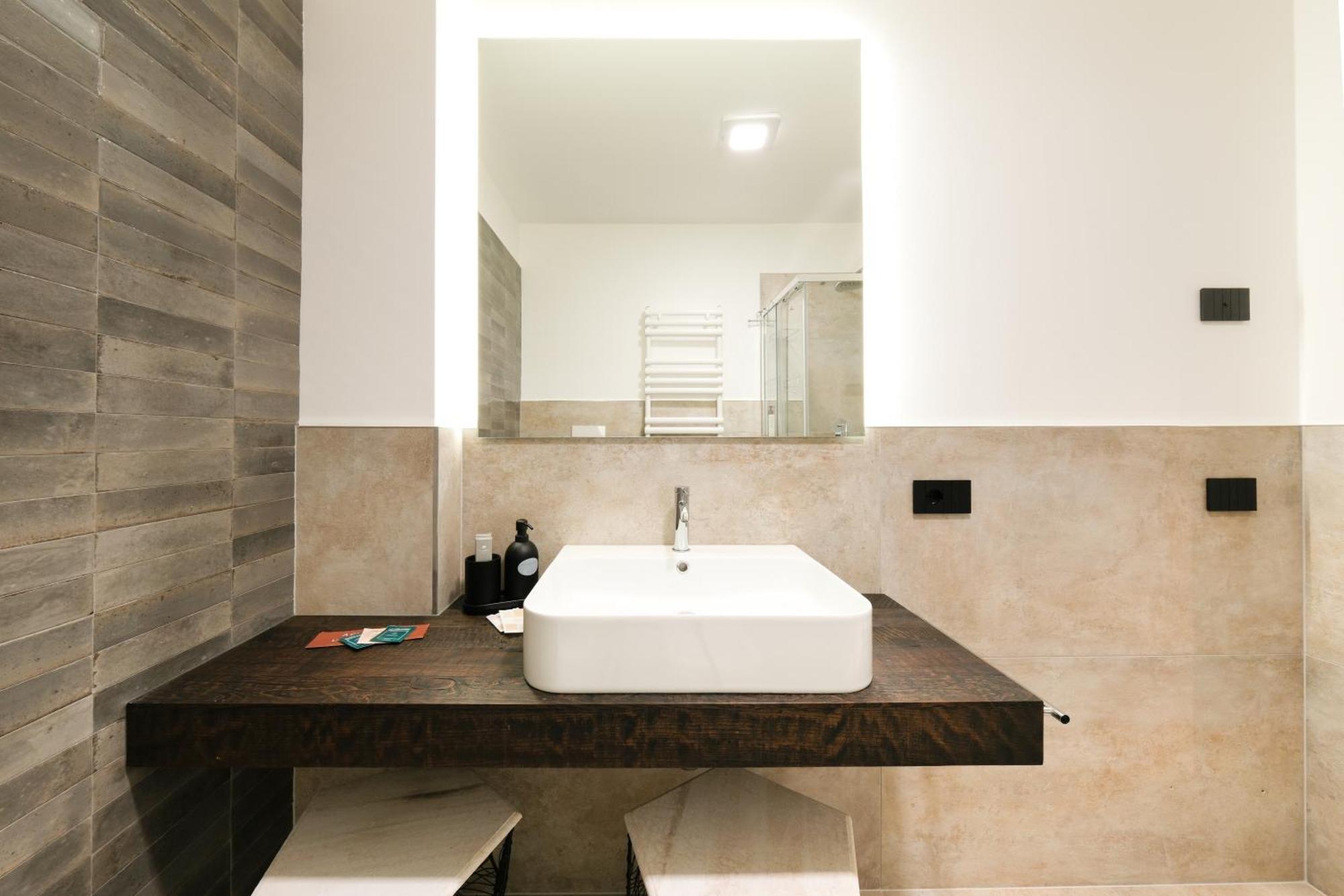 Superior One-Bedroom Apartment Terrace