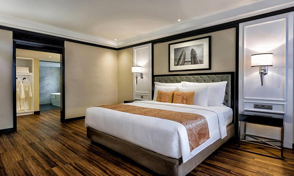 The Level Suite Executive Lounge Access