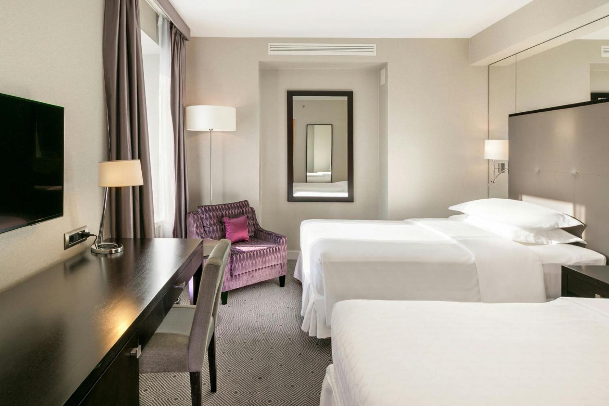 Premium Twin Guest room 2 Twin or Single Beds City view