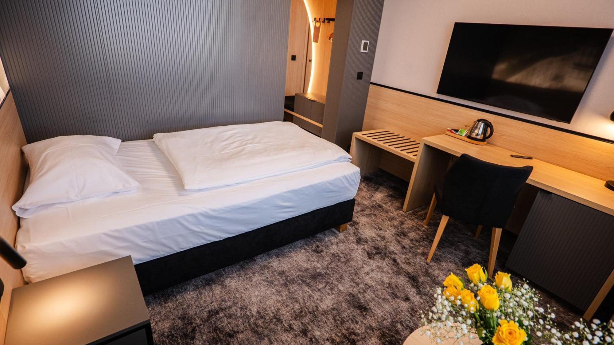 Deluxe Single Room
