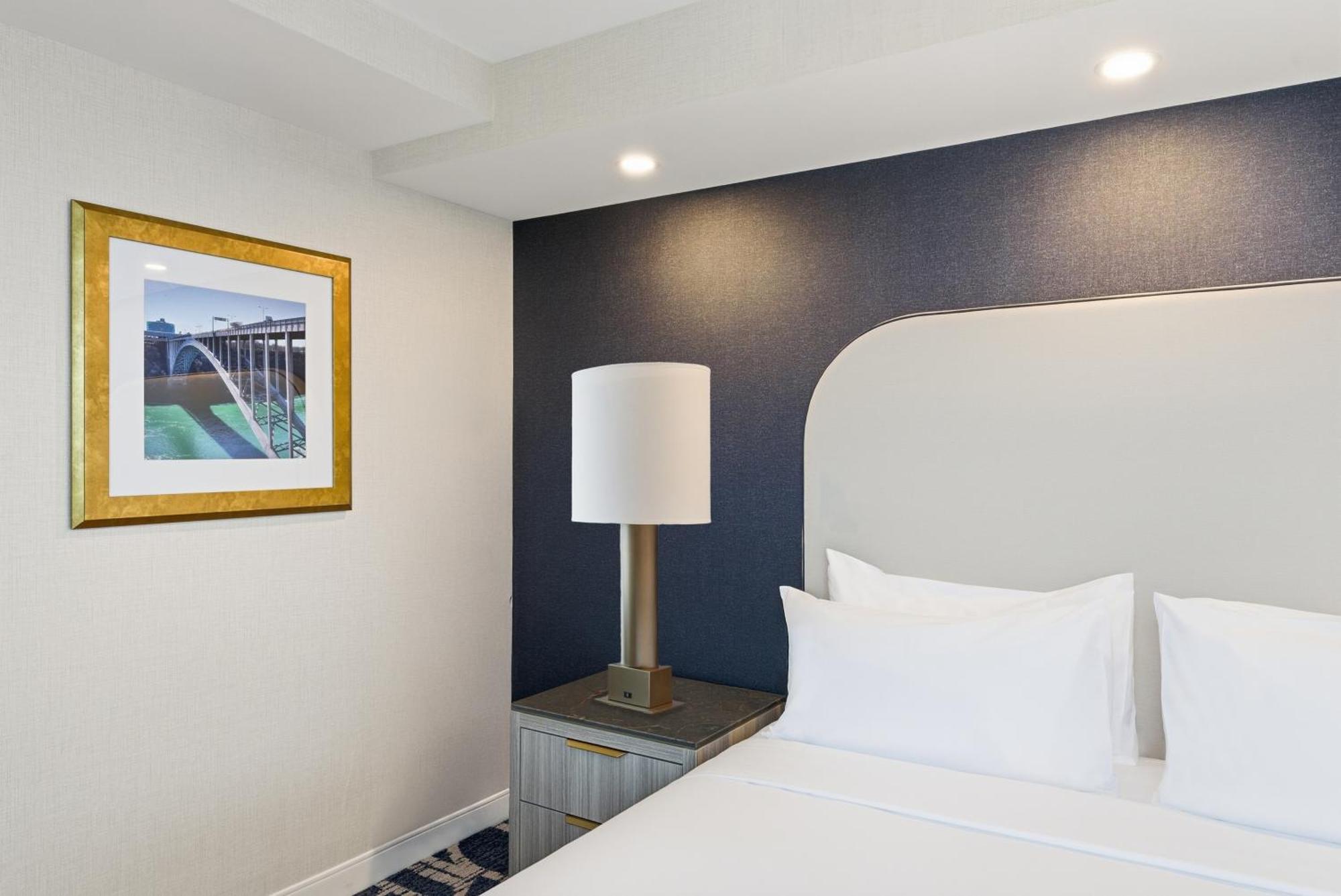 City View | One King Bed
