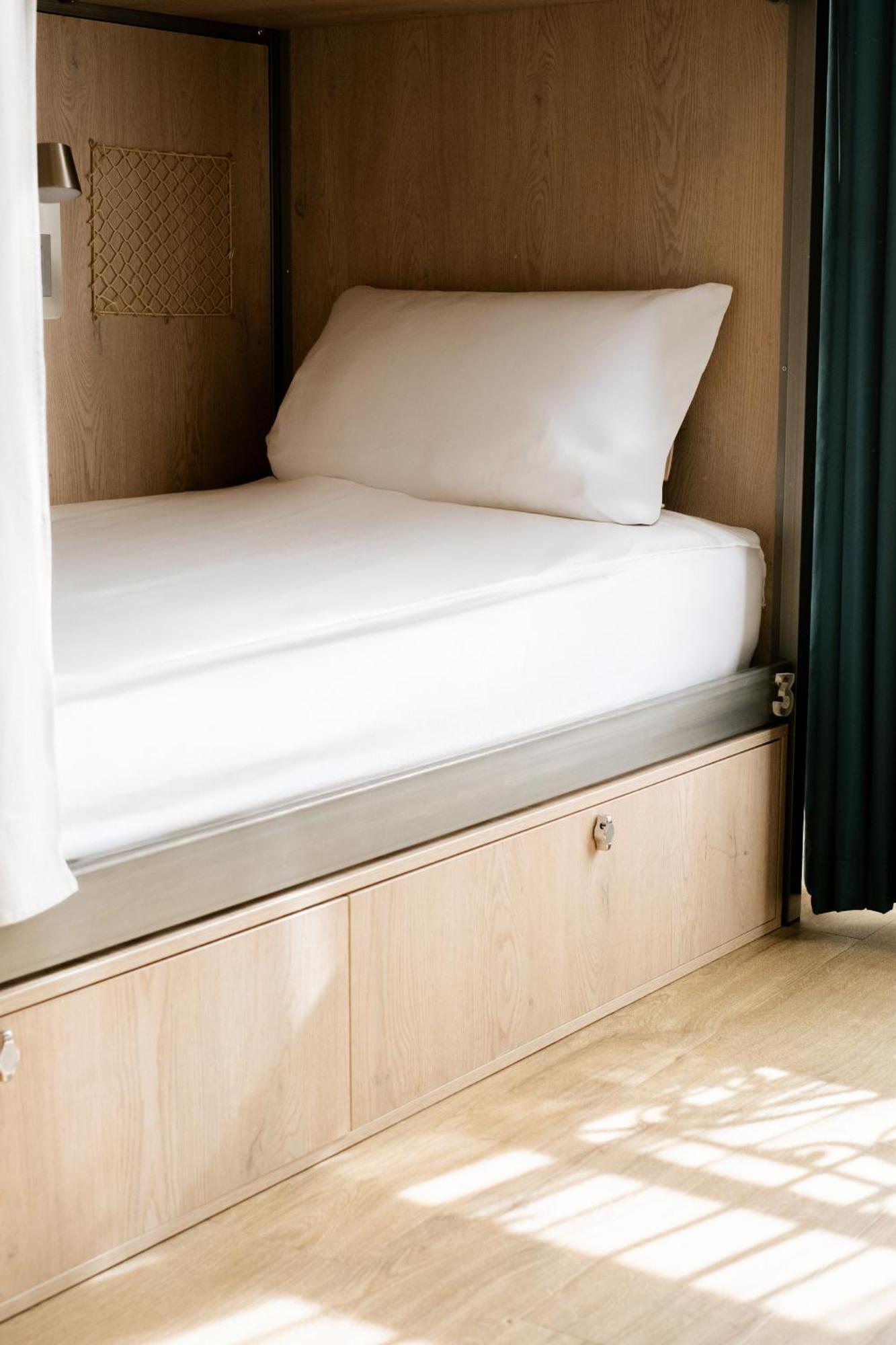 Bed 4-Bed Mixed Dormitory Room