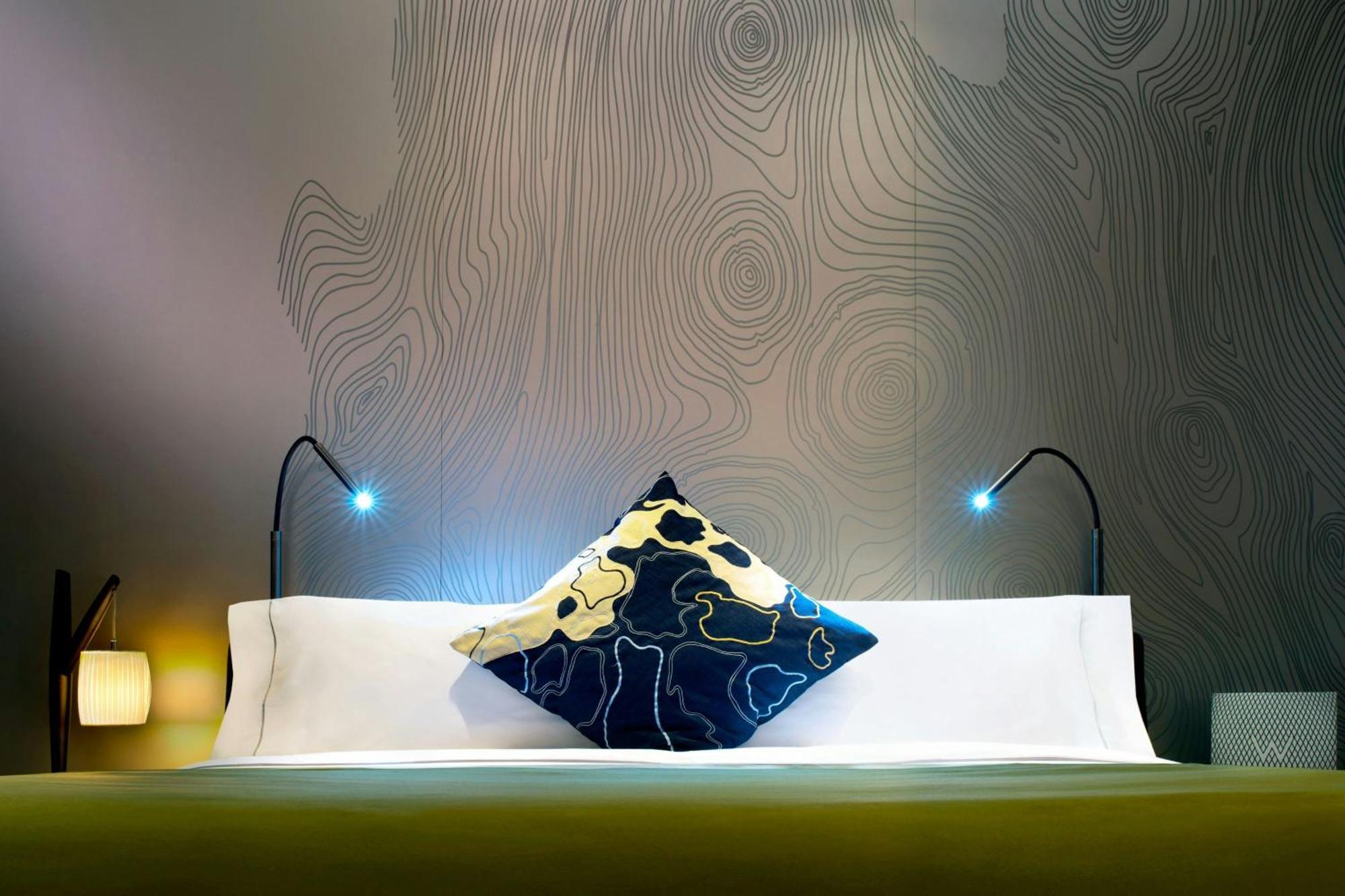 Cool Corner King Room Partial Harbour View