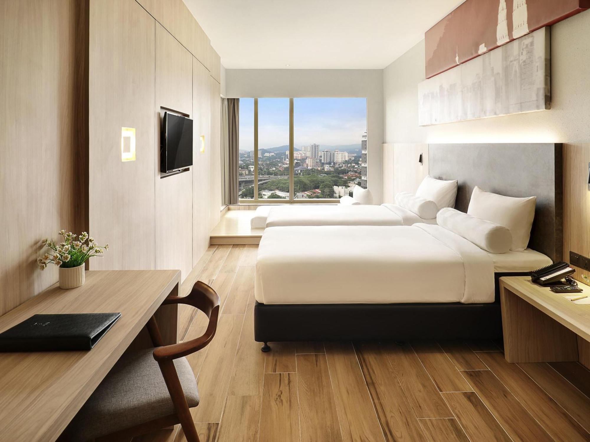 Deluxe Room Twin Beds