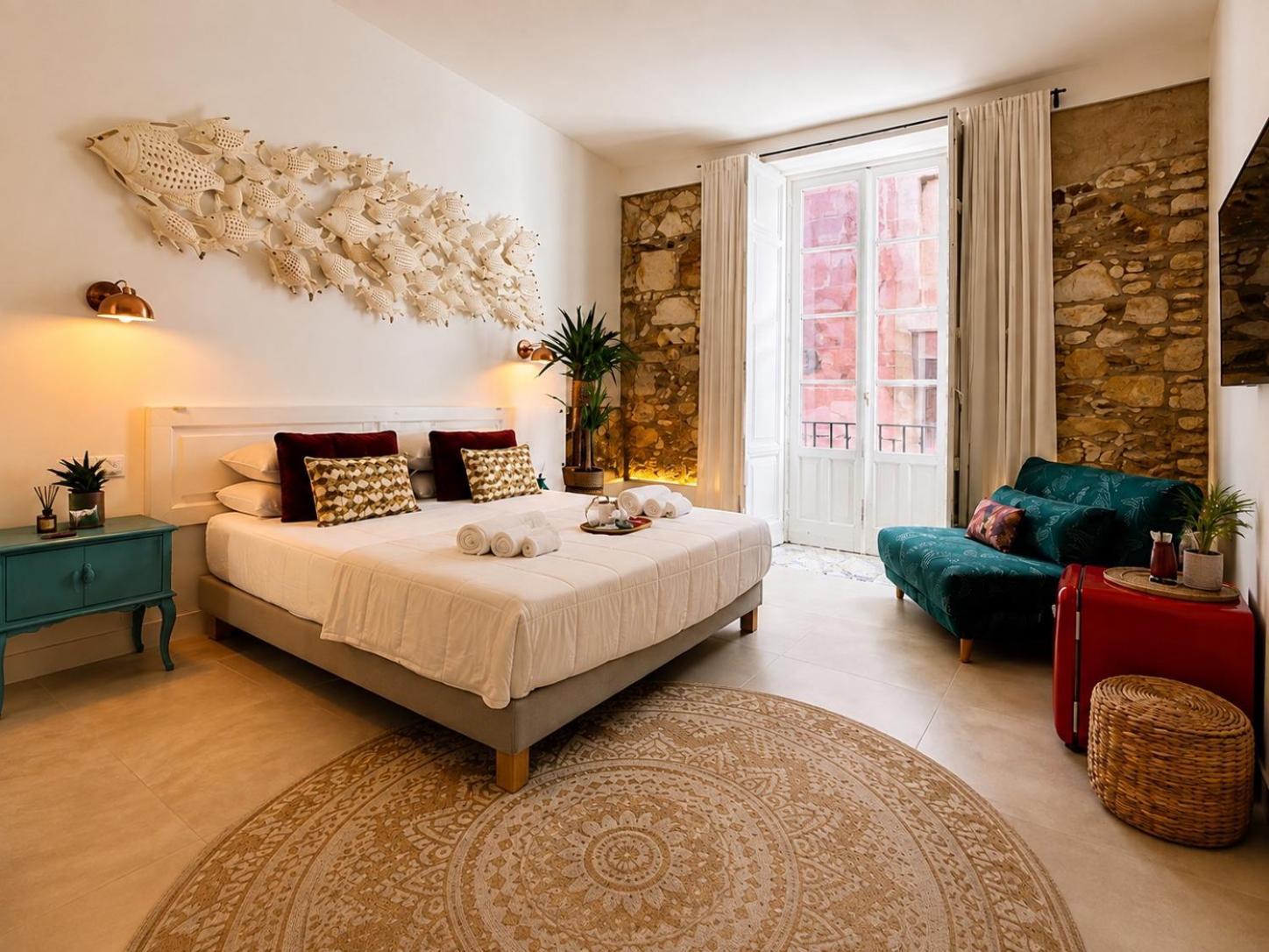 Deluxe Queen Room