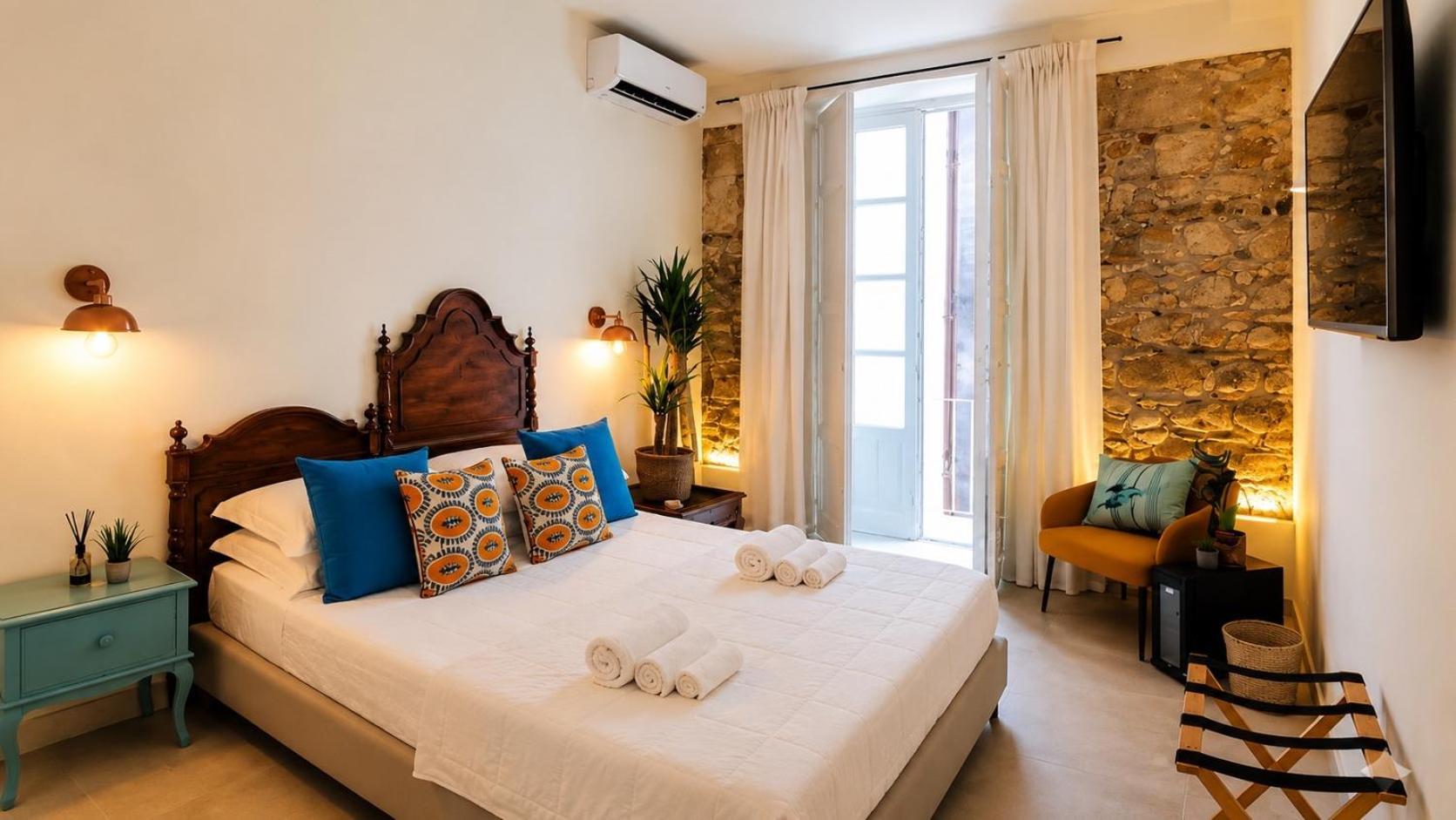 Standard Queen Room
