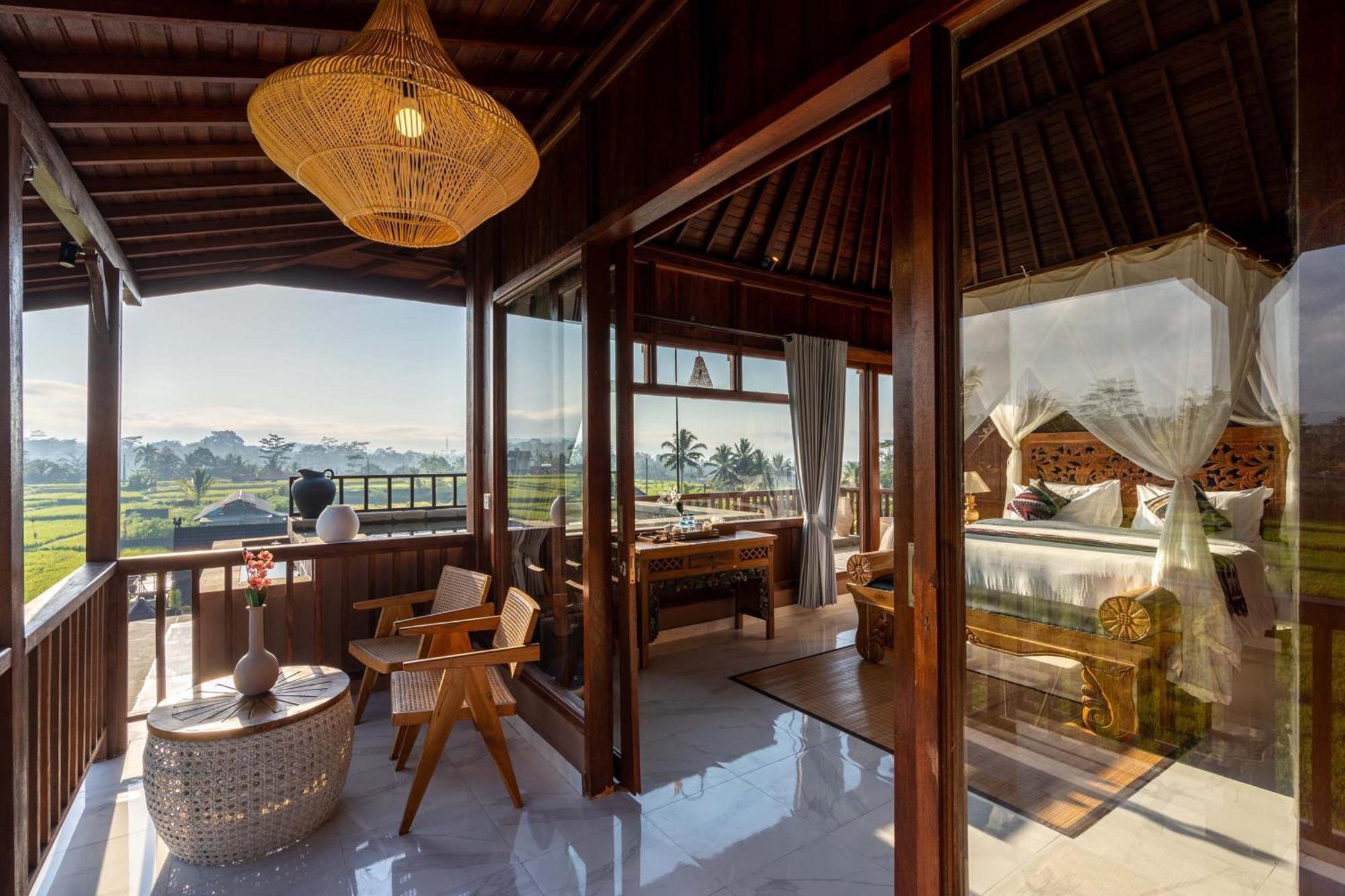 Suite Plunge Pool Rice Field View