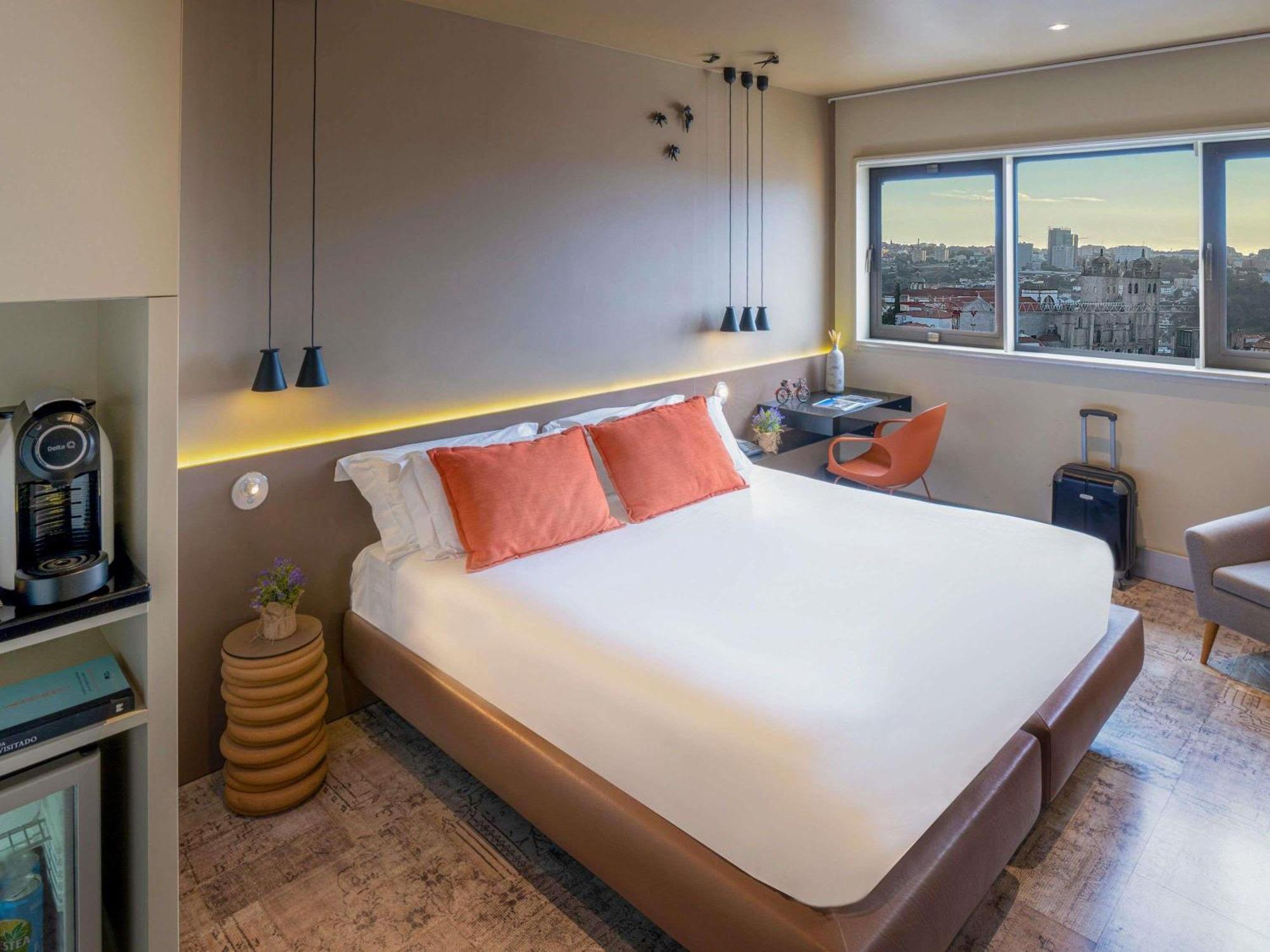 Family Suite King Bed Sofa Bed