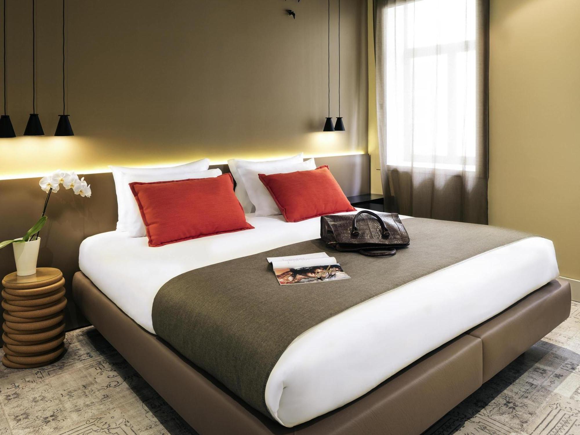 Family Suite King Bed Sofa Bed
