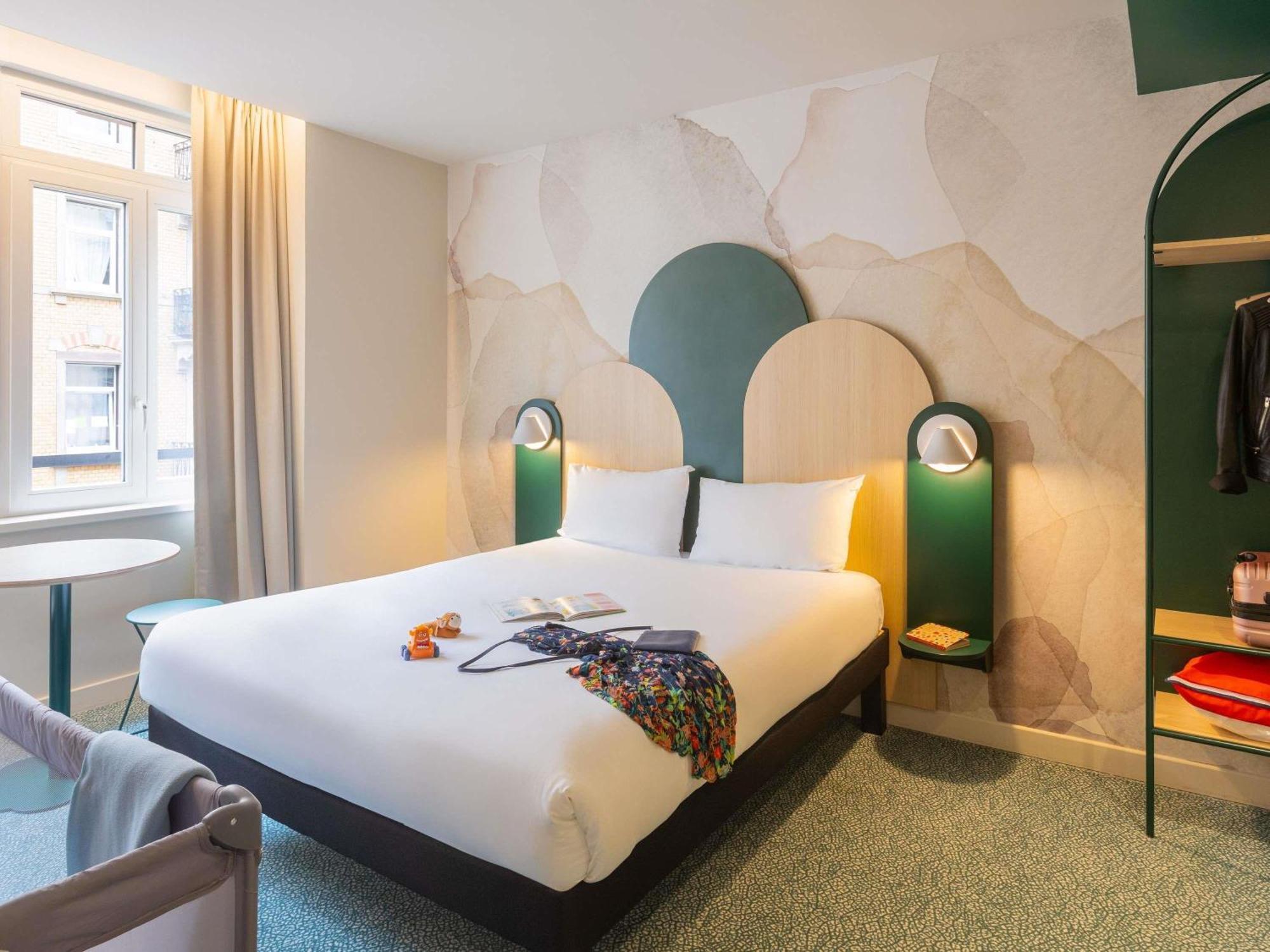 Standard Queen Room