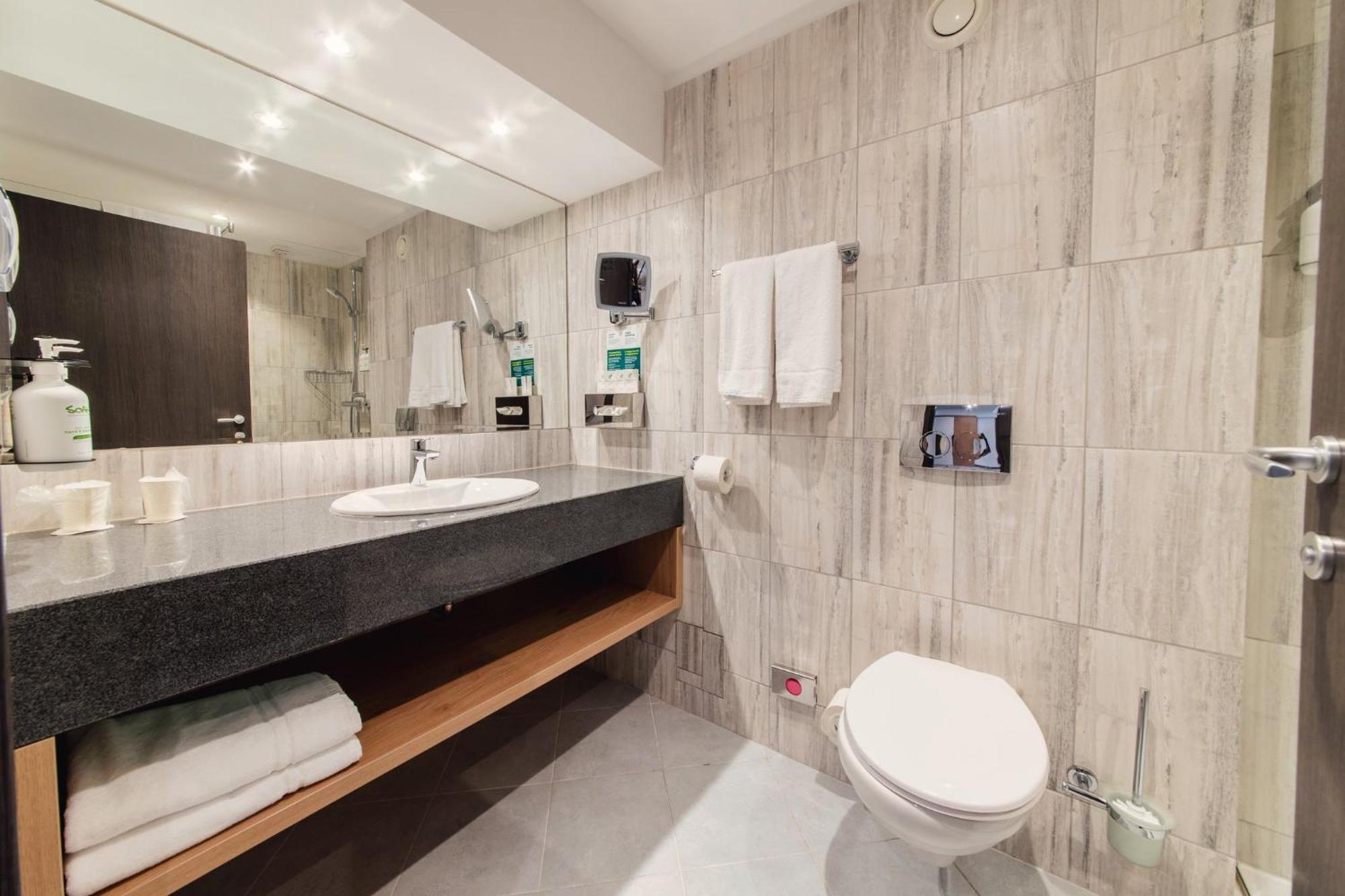 King Suite City View