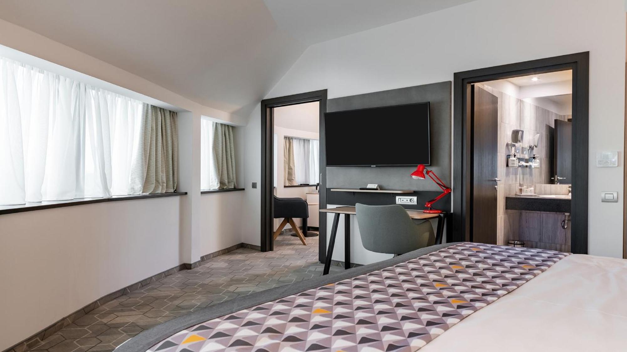 King Suite City View