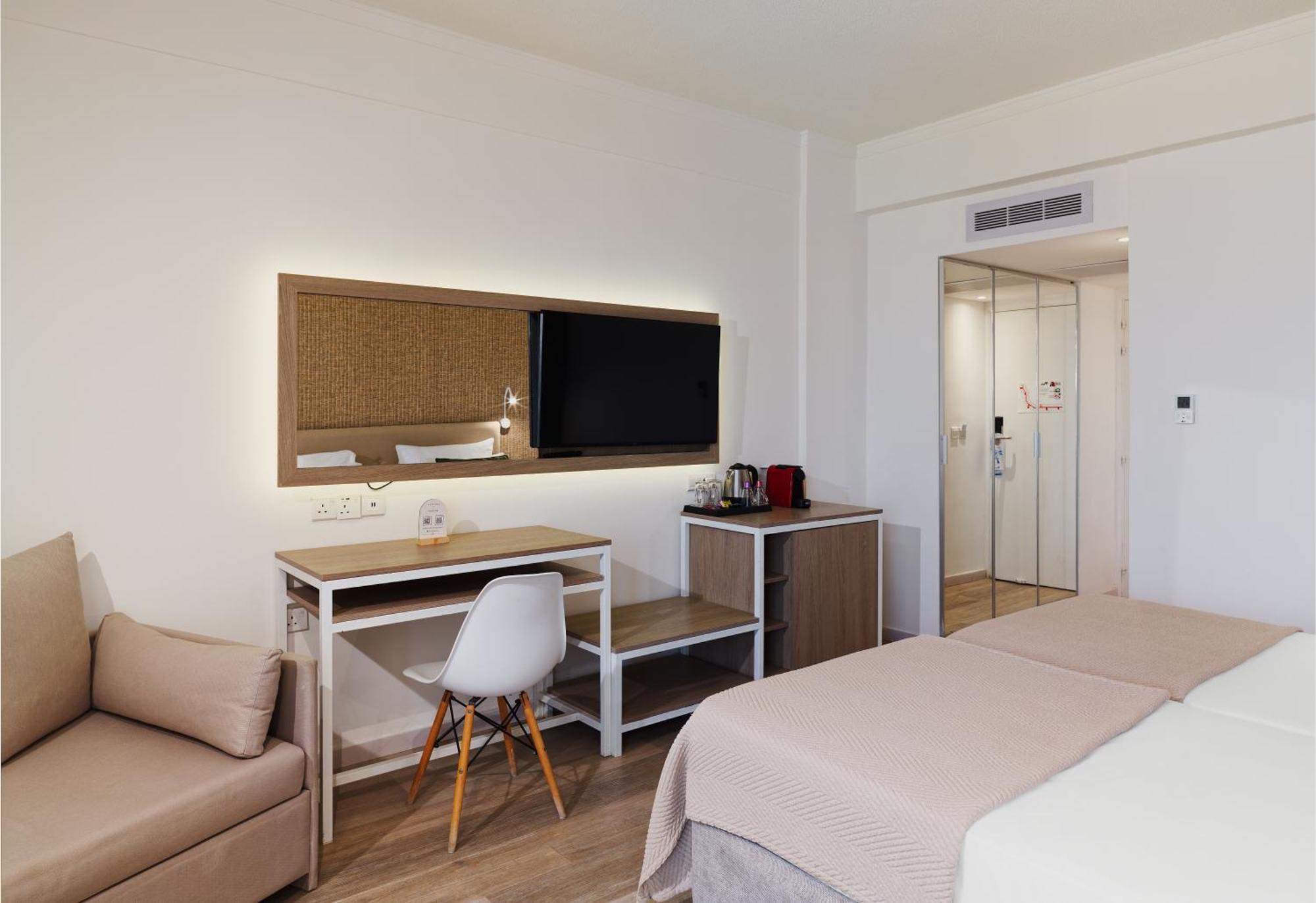 Superior Twin Room Side Sea View
