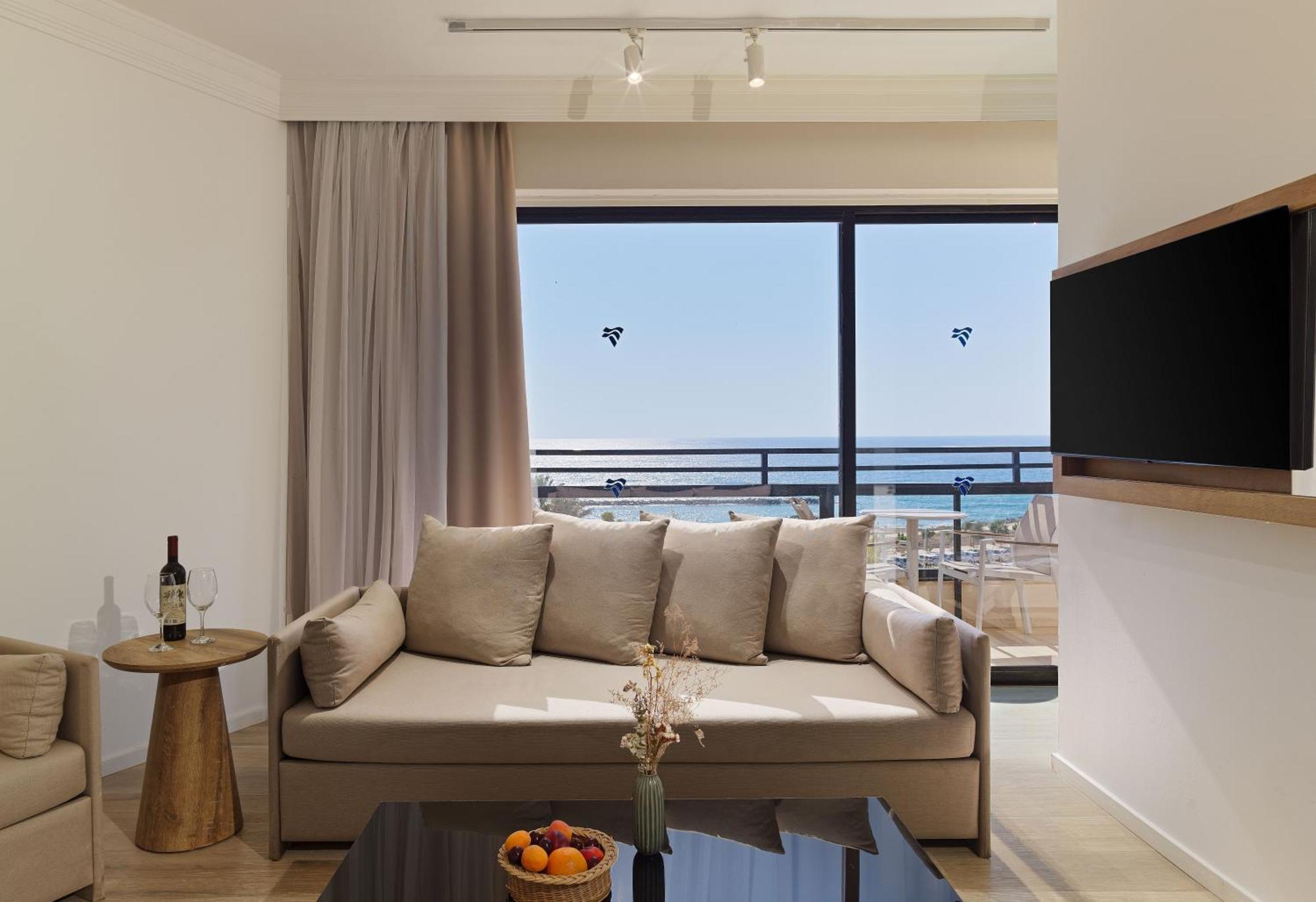 Deluxe Suite Sea View