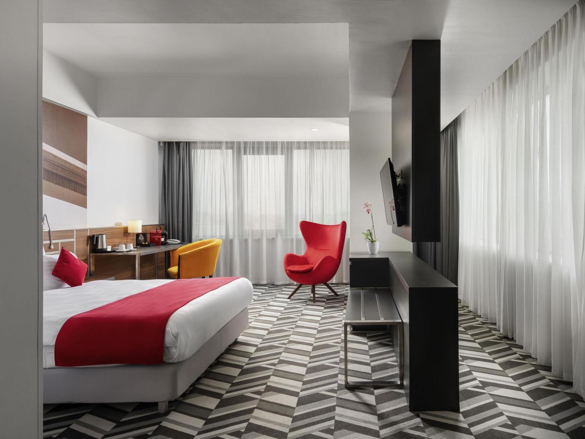 Deluxe City View Room King Bed