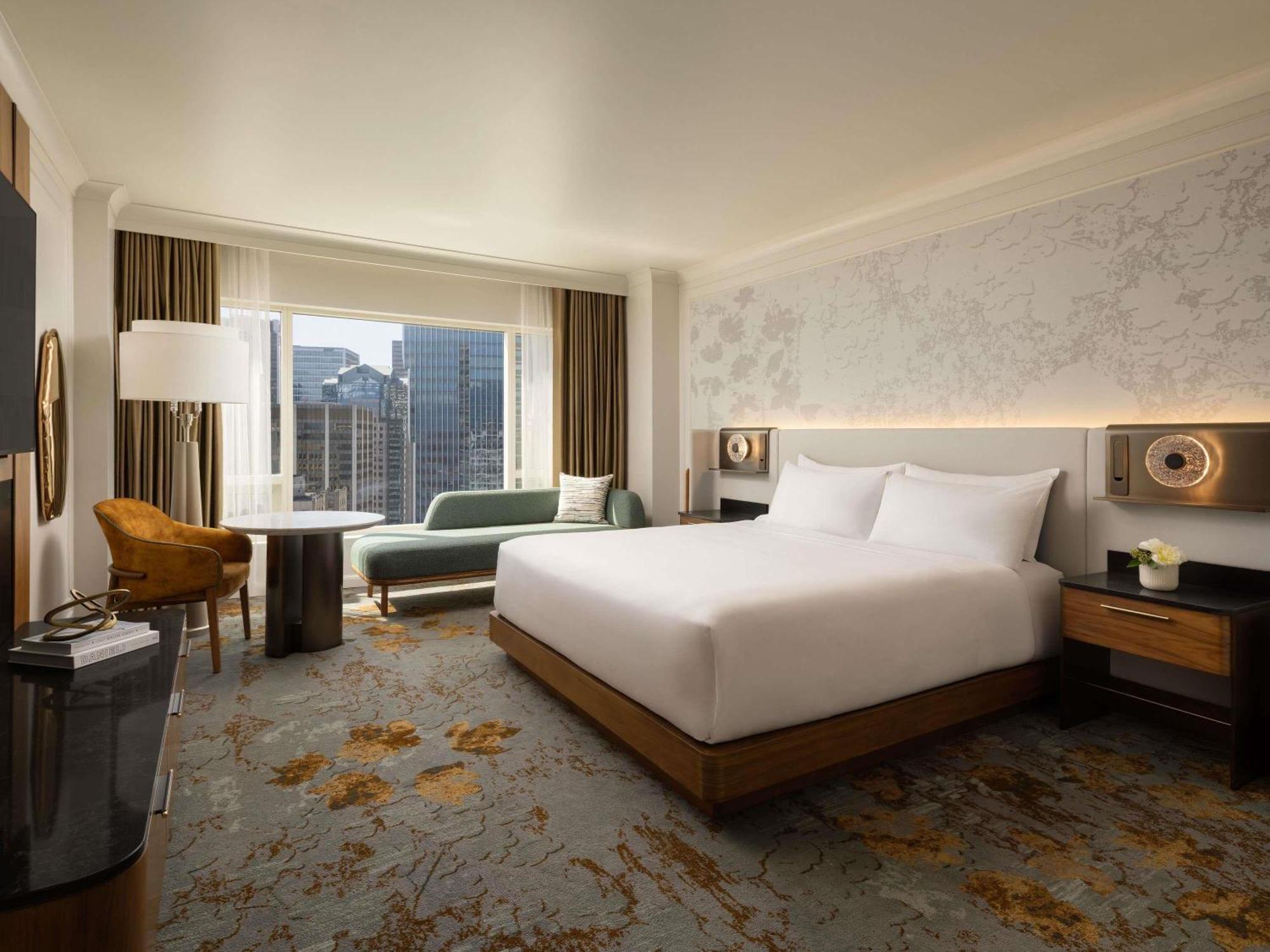 Signature Harbor View Room King Bed