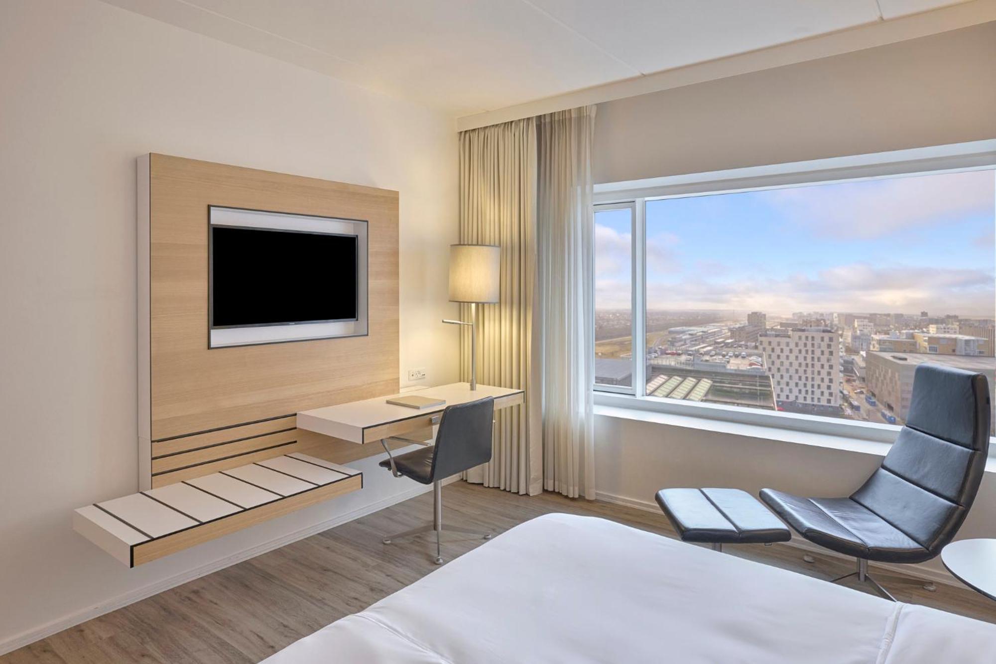 Standard King Room City View High Floor