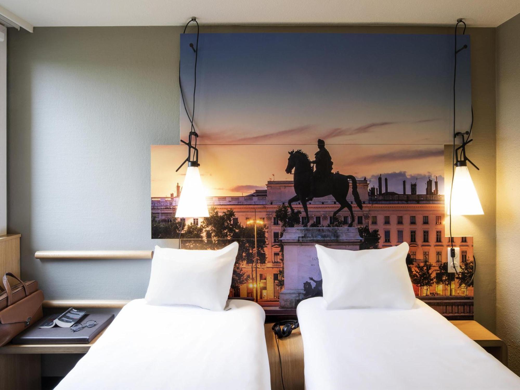 Standard Room 2 Single Beds