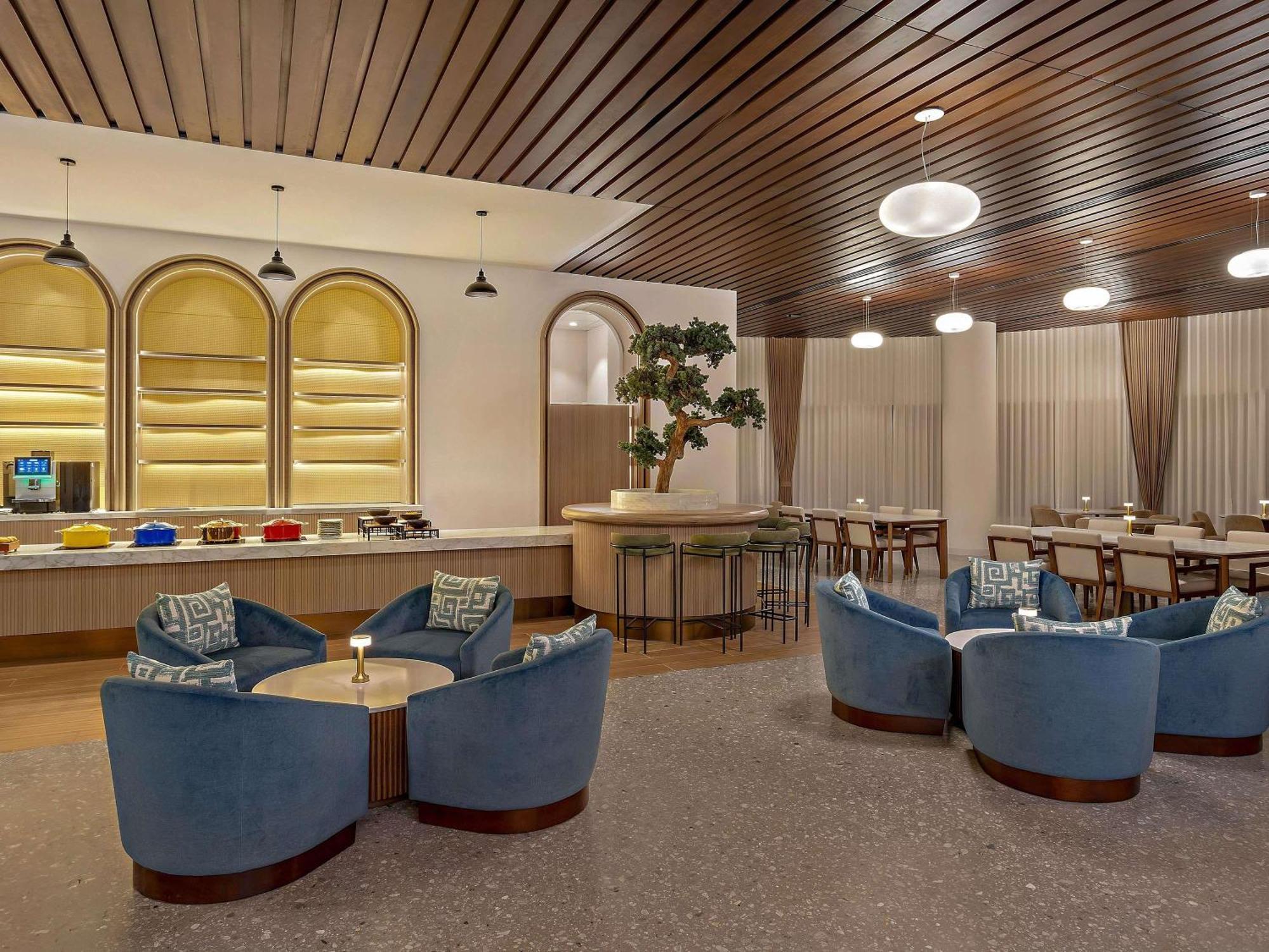 Executive Twin Room Lounge Access