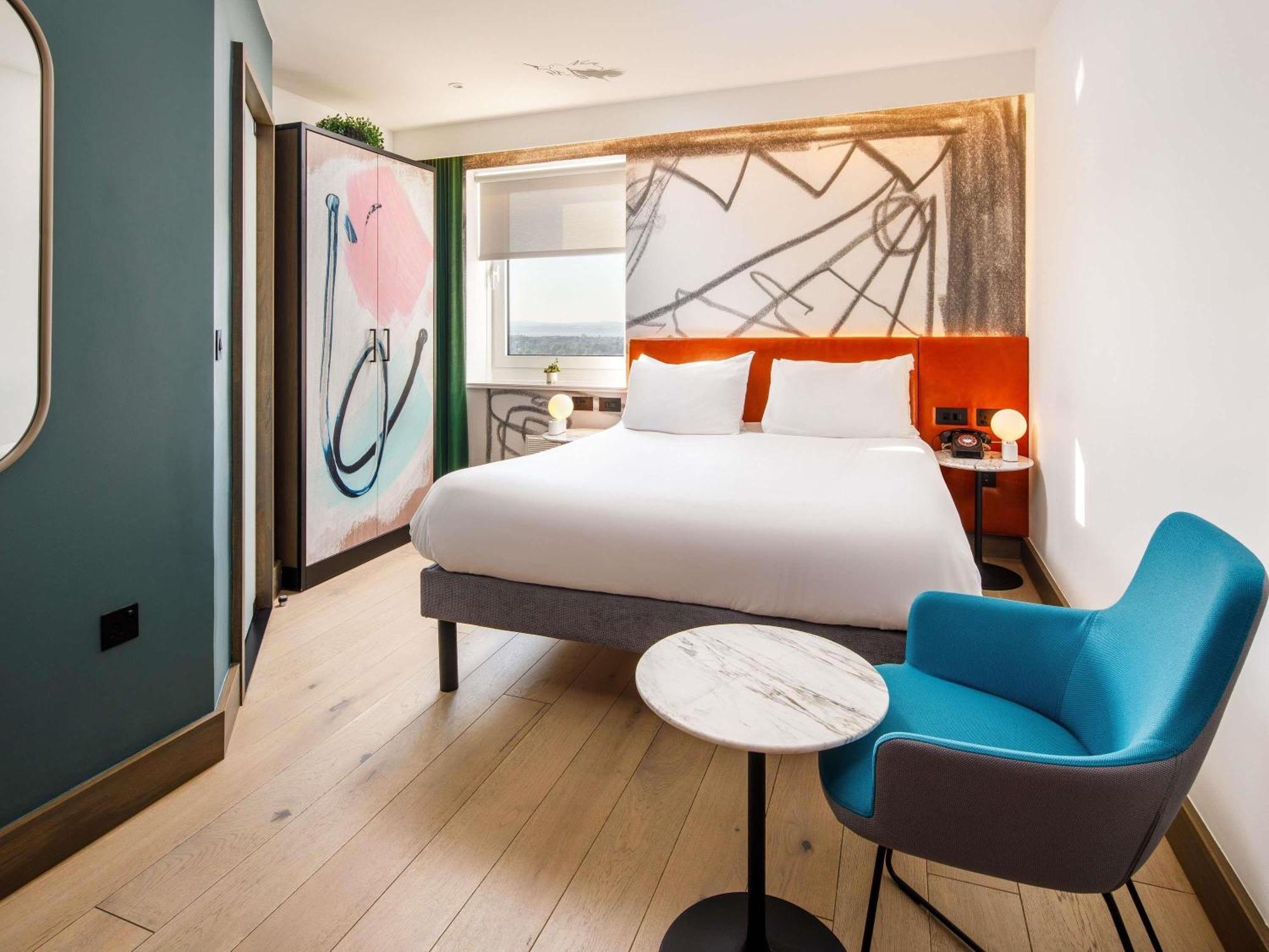 Junior Suite con Letto Matrimoniale e Balcone