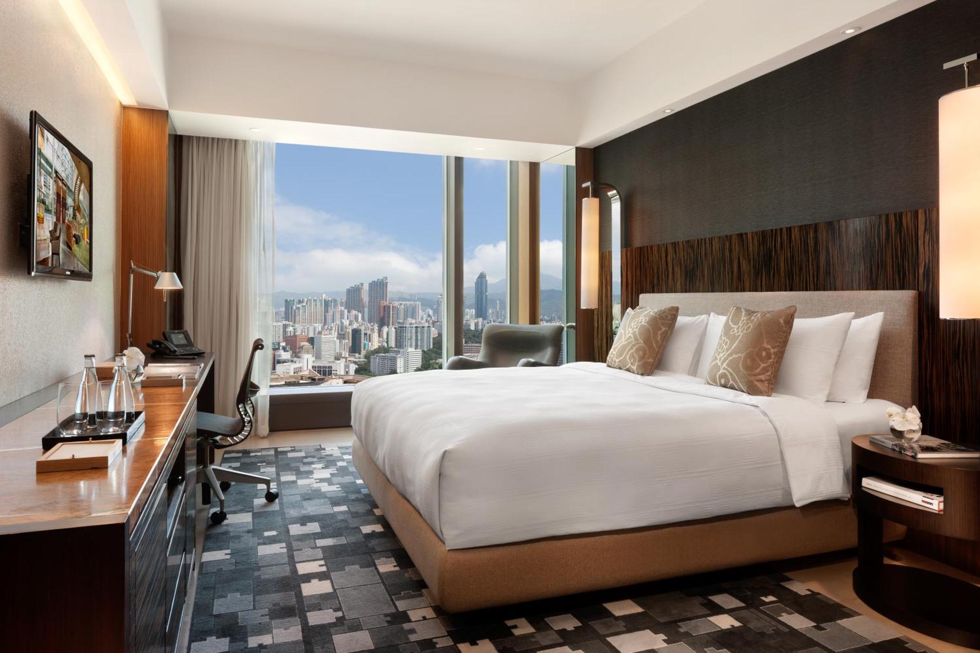 Club 36 King Room City View