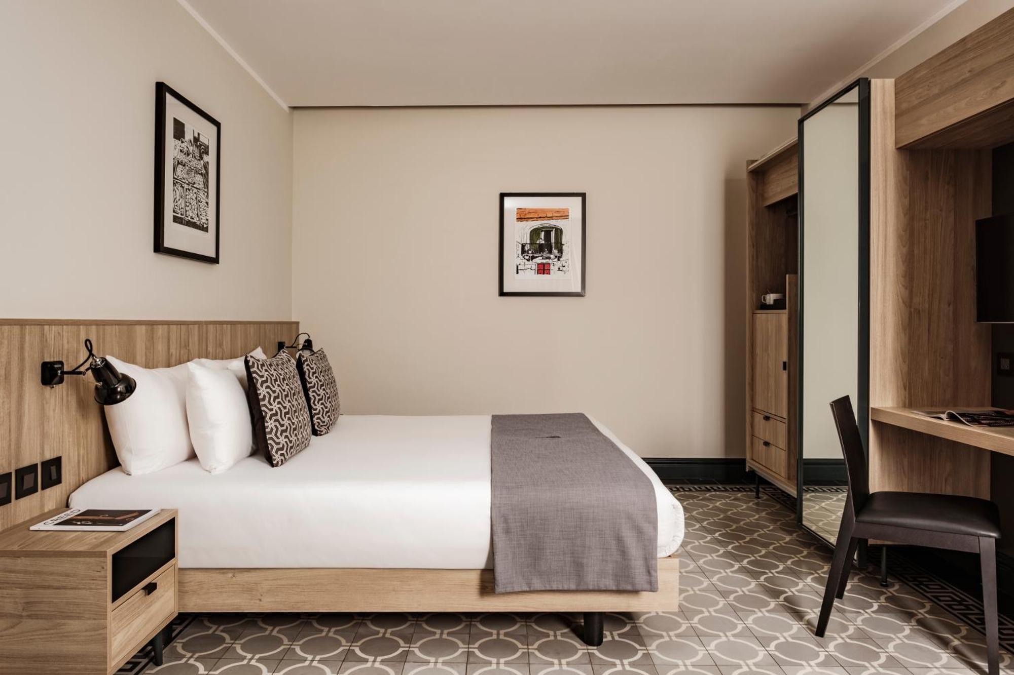 Large Double or Twin Room