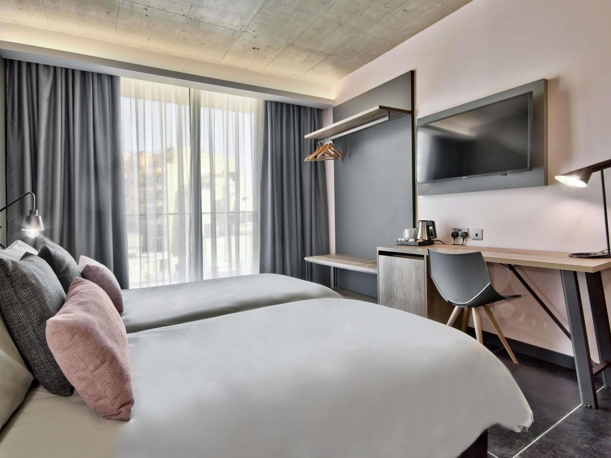 Classic Room Double Bed