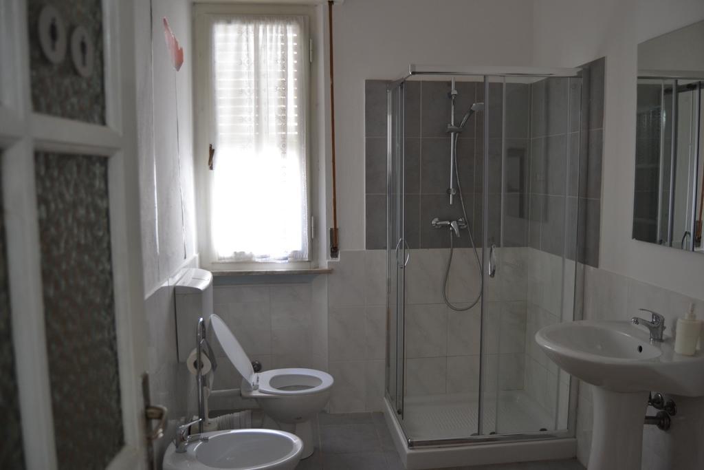 Camera Matrimoniale Standard con Bagno in Comune
