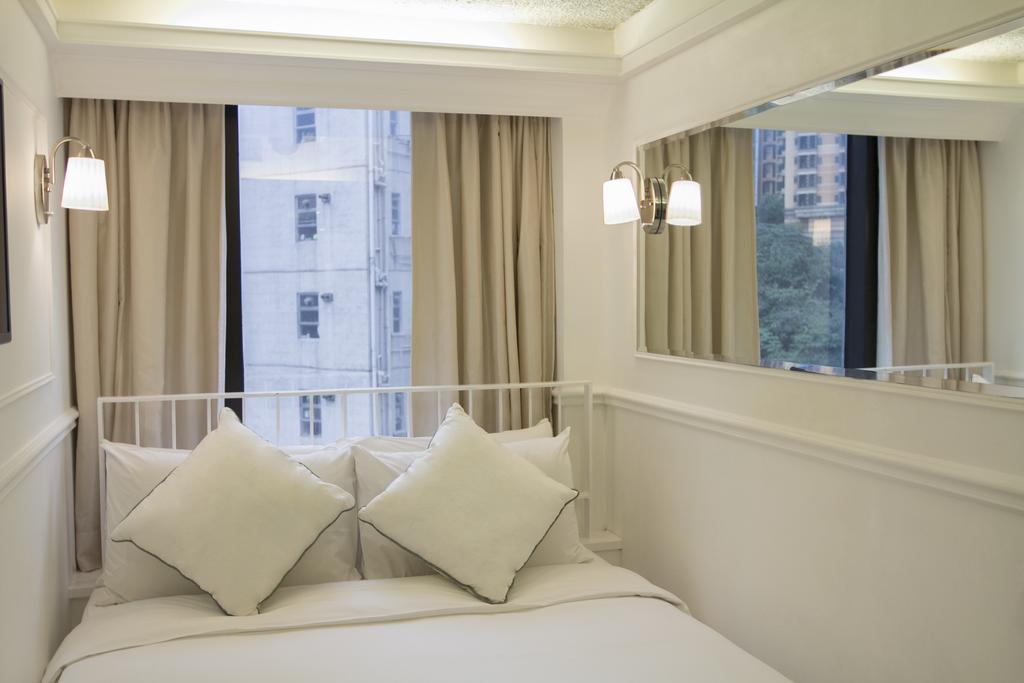 Smart Queen Room