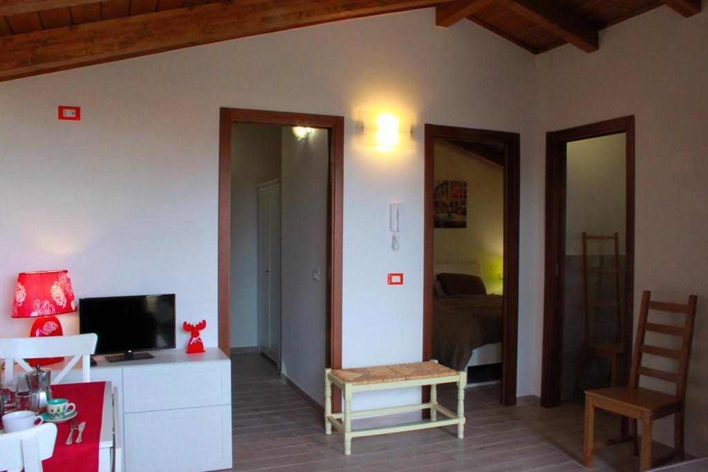 Two-Bedroom Apartment,195925465:JPEG