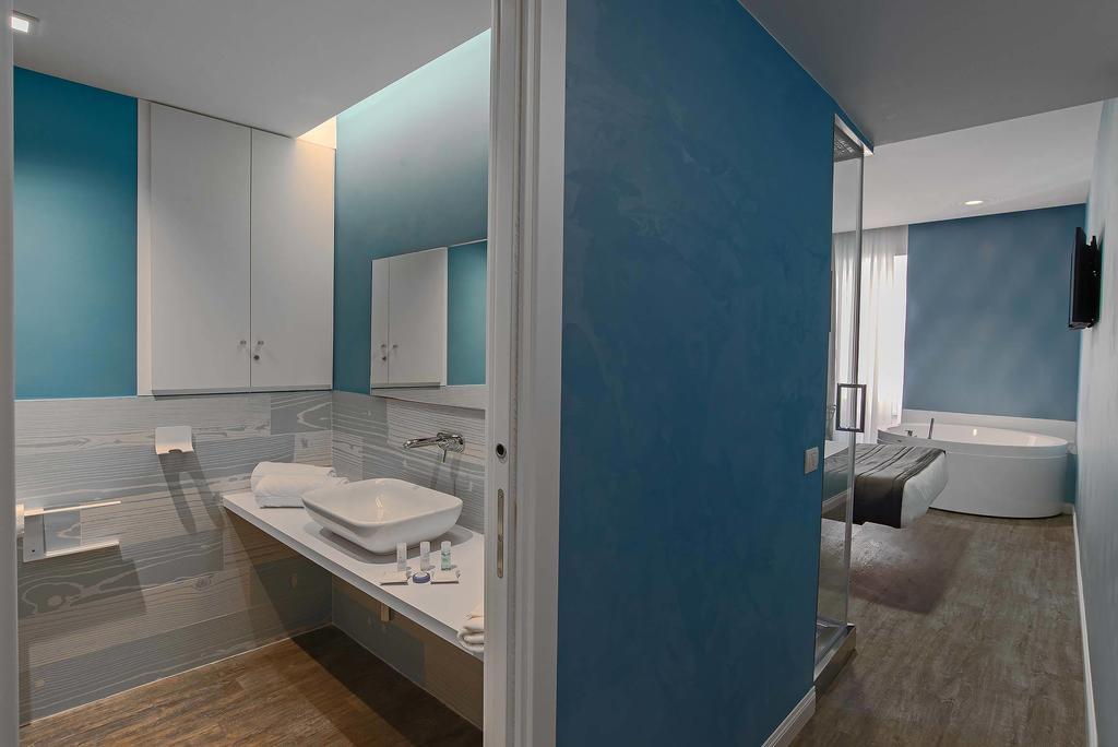 Suite Spa Bath