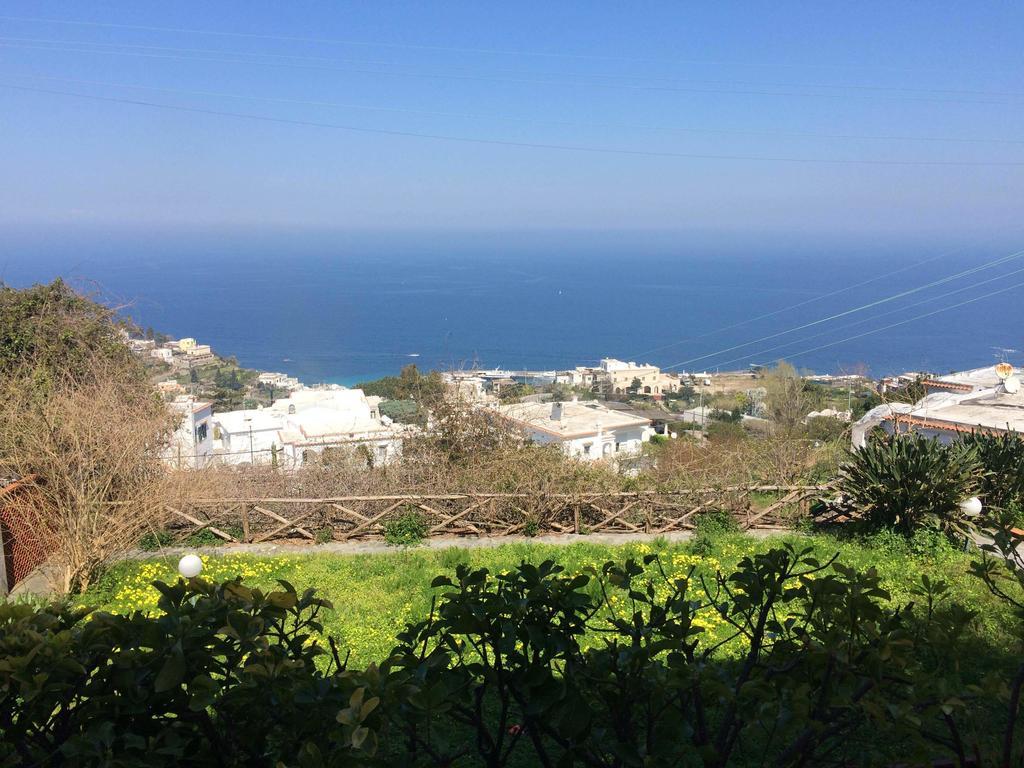 Camera Tripla con Balcone e Vista Mare