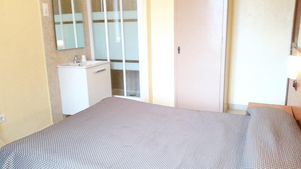 Double Room with Shared Toilet,206487571:JPEG