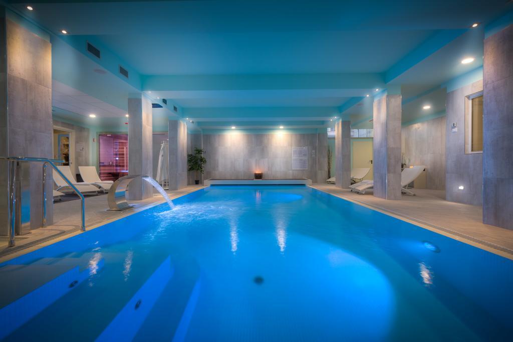Studio con Cucina e Accesso Piscina