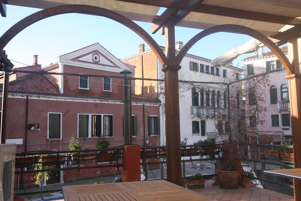 Camera Singola con Bagno Privato