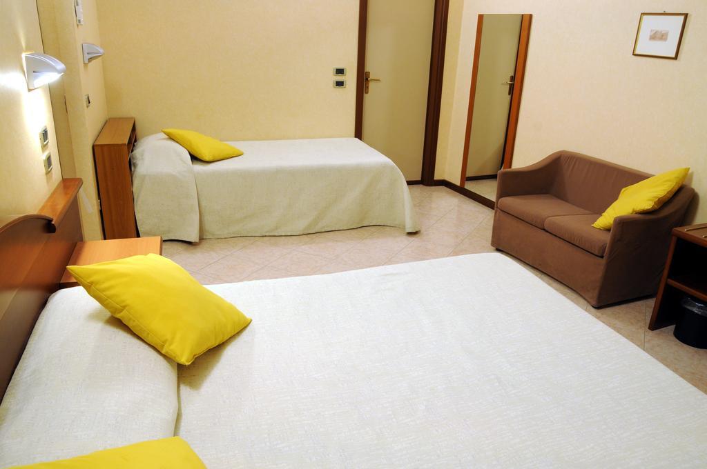 Classic Triple Room,217183046:JPEG