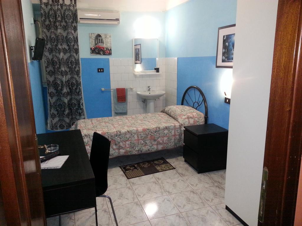 Camera Singola con Bagno in Comune