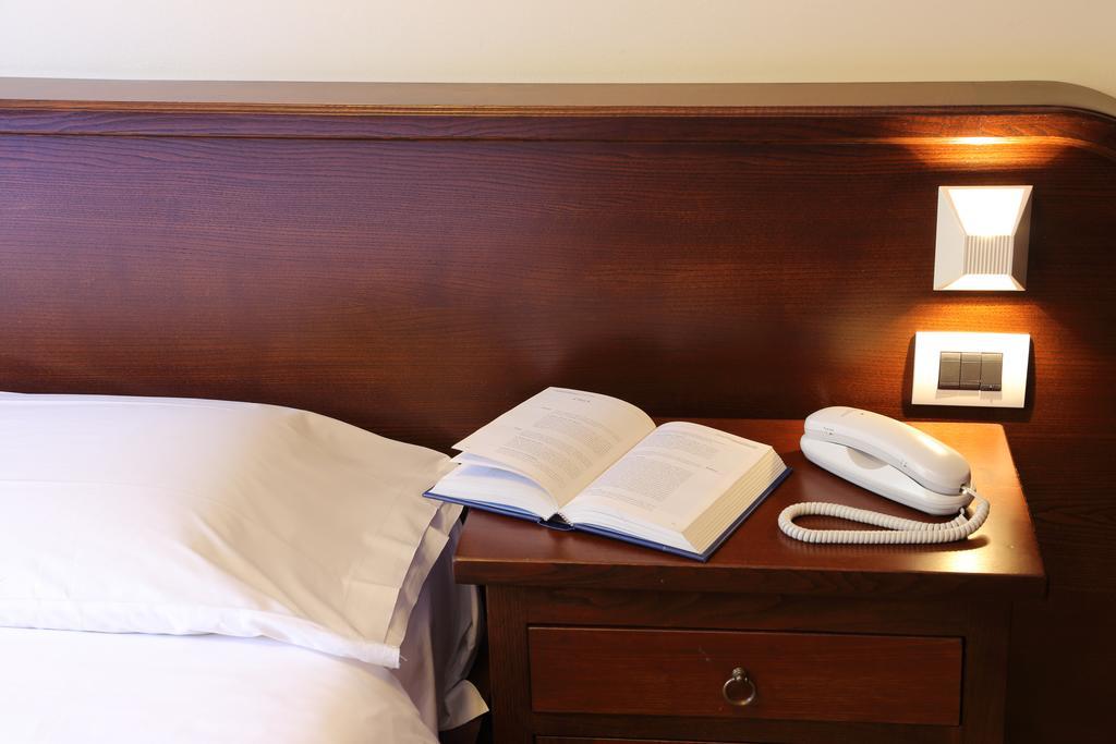 Single Room,632066160:JPEG