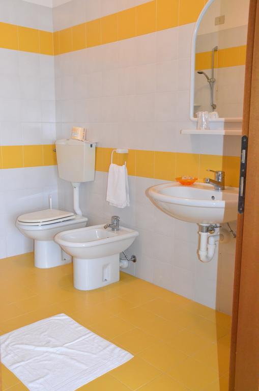 Single Room Balcony,226071401:JPEG
